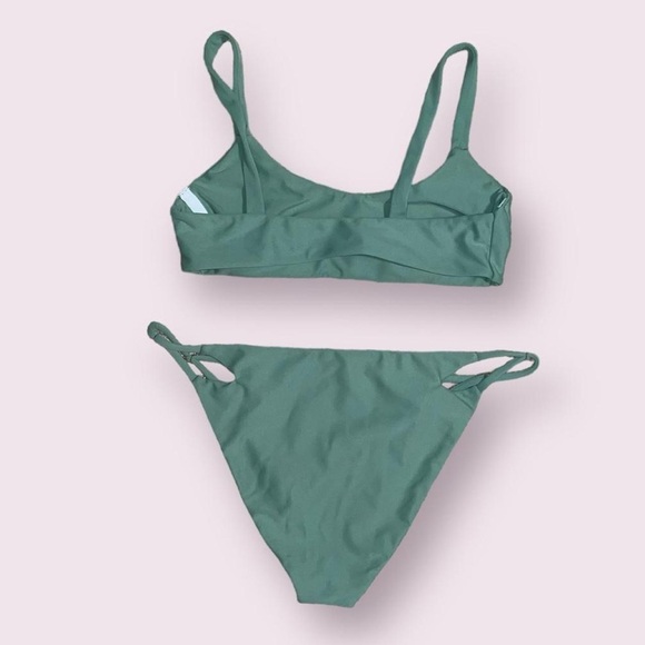 Benoa Aina Set - Picture 2 of 6